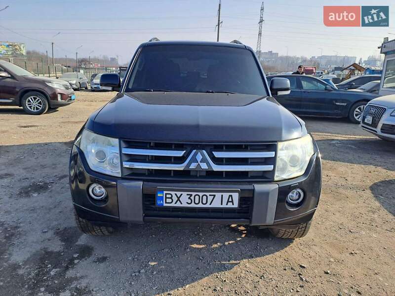 Внедорожник / Кроссовер Mitsubishi Pajero Wagon 2010 в 