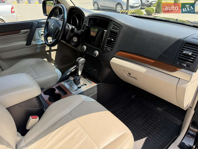 Внедорожник / Кроссовер Mitsubishi Pajero Wagon 2008 в Киеве