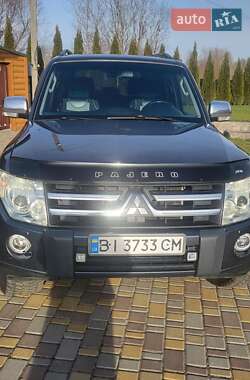 Позашляховик / Кросовер Mitsubishi Pajero Wagon 2010 в 