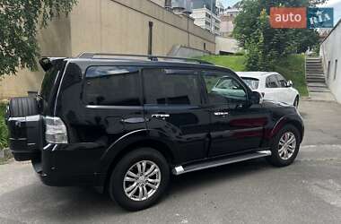 Внедорожник / Кроссовер Mitsubishi Pajero Wagon 2014 в Киеве