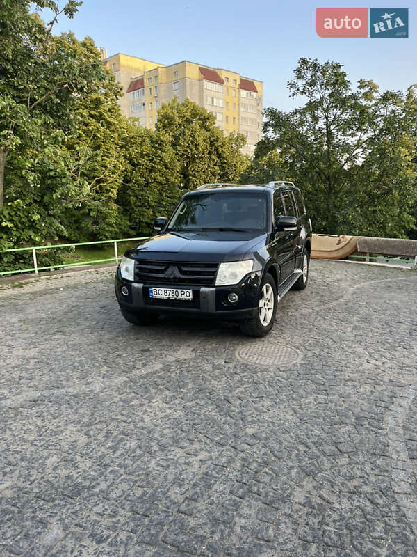 Внедорожник / Кроссовер Mitsubishi Pajero Wagon 2008 в 