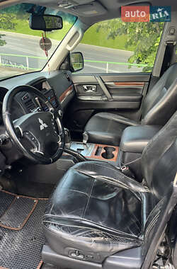Внедорожник / Кроссовер Mitsubishi Pajero Wagon 2008 в 