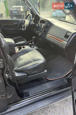 Внедорожник / Кроссовер Mitsubishi Pajero Wagon 2008 в 