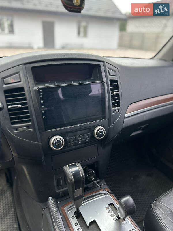 Позашляховик / Кросовер Mitsubishi Pajero Wagon 2008 в Вишневому