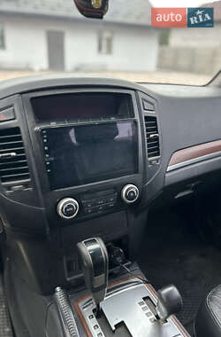 Внедорожник / Кроссовер Mitsubishi Pajero Wagon 2008 в 