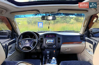 Внедорожник / Кроссовер Mitsubishi Pajero Wagon 2007 в 