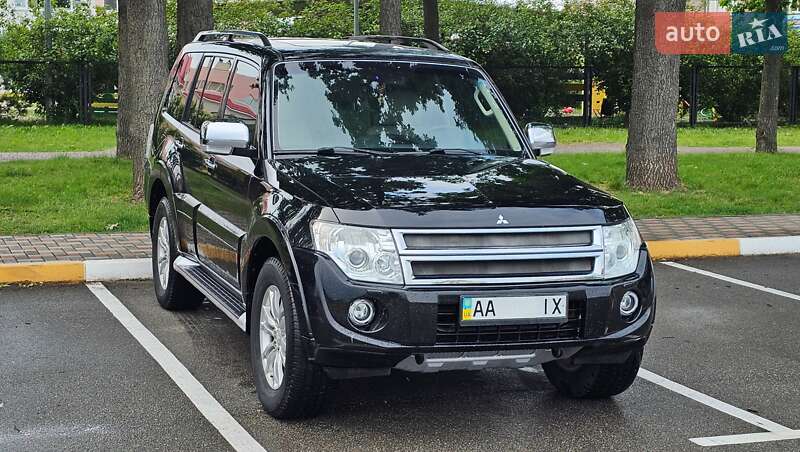 Внедорожник / Кроссовер Mitsubishi Pajero Wagon 2014 в 