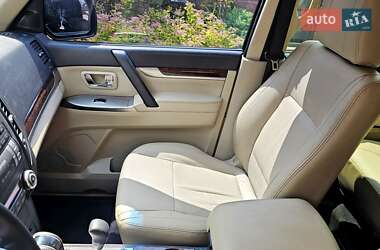 Внедорожник / Кроссовер Mitsubishi Pajero Wagon 2014 в 