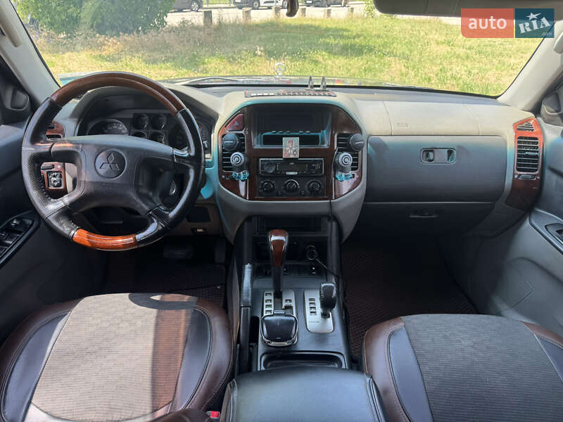 Позашляховик / Кросовер Mitsubishi Pajero Wagon 2006 в Києві