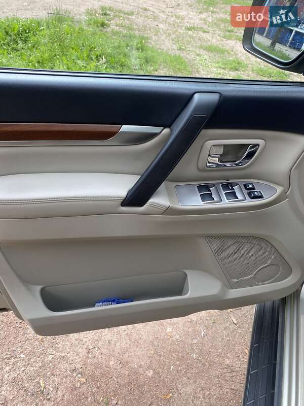 Внедорожник / Кроссовер Mitsubishi Pajero Wagon 2008 в Чернигове