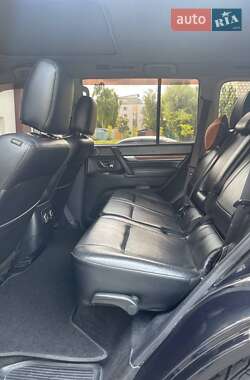 Внедорожник / Кроссовер Mitsubishi Pajero Wagon 2007 в 