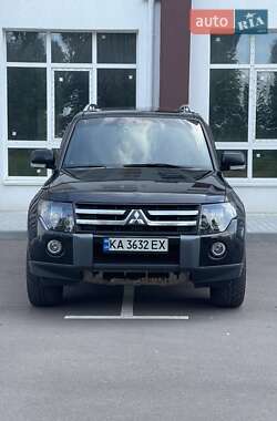 Внедорожник / Кроссовер Mitsubishi Pajero Wagon 2007 в 