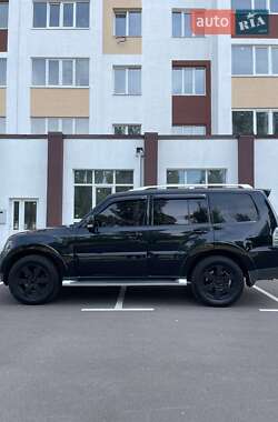 Внедорожник / Кроссовер Mitsubishi Pajero Wagon 2007 в 