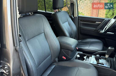 Внедорожник / Кроссовер Mitsubishi Pajero Wagon 2013 в 