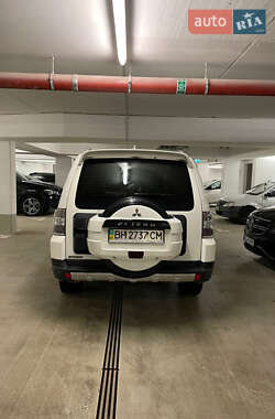 Внедорожник / Кроссовер Mitsubishi Pajero Wagon 2009 в 