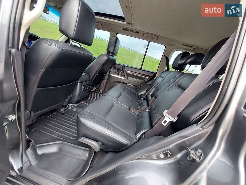 Внедорожник / Кроссовер Mitsubishi Pajero Wagon 2013 в Благовещенском