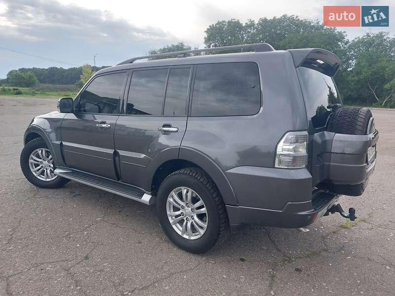 Внедорожник / Кроссовер Mitsubishi Pajero Wagon 2013 в Благовещенском