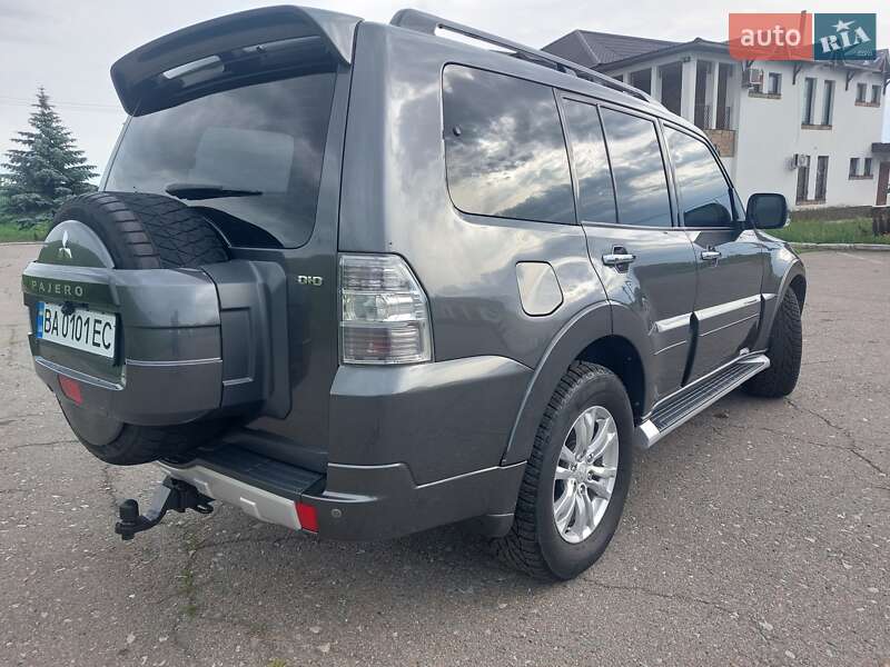 Внедорожник / Кроссовер Mitsubishi Pajero Wagon 2013 в Благовещенском