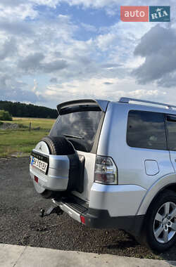Внедорожник / Кроссовер Mitsubishi Pajero Wagon 2008 в 