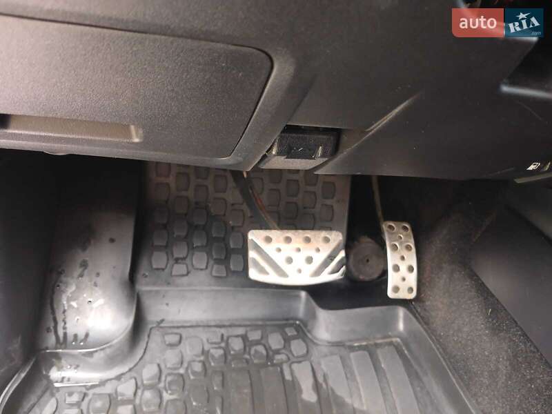 Внедорожник / Кроссовер Mitsubishi Pajero Wagon 2011 в Киеве