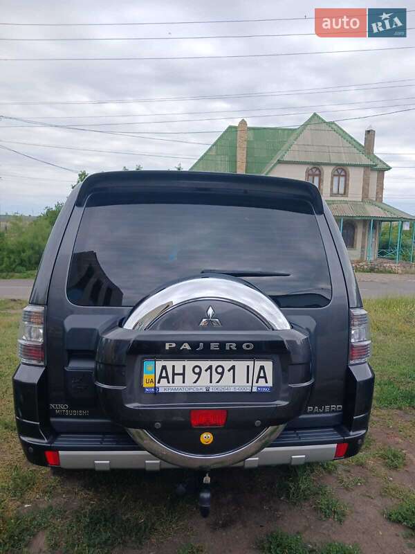 Внедорожник / Кроссовер Mitsubishi Pajero Wagon 2011 в Киеве