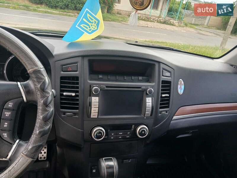 Внедорожник / Кроссовер Mitsubishi Pajero Wagon 2011 в Киеве