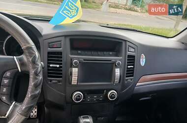 Внедорожник / Кроссовер Mitsubishi Pajero Wagon 2011 в 