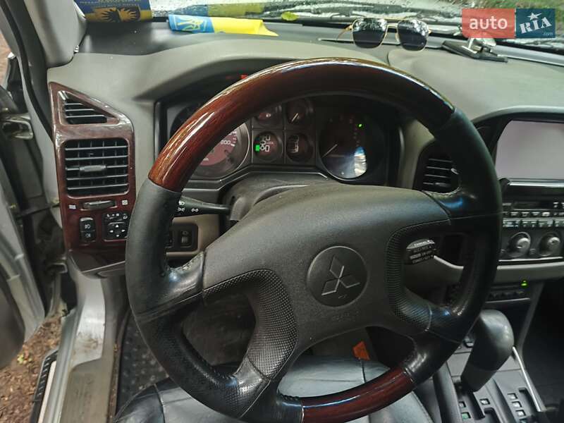 Позашляховик / Кросовер Mitsubishi Pajero Wagon 2003 в Харкові