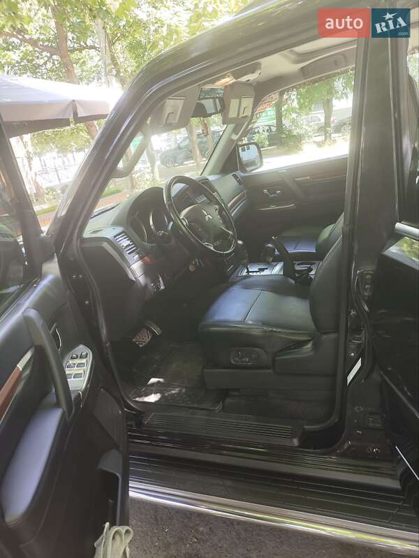 Позашляховик / Кросовер Mitsubishi Pajero Wagon 2012 в Миколаєві