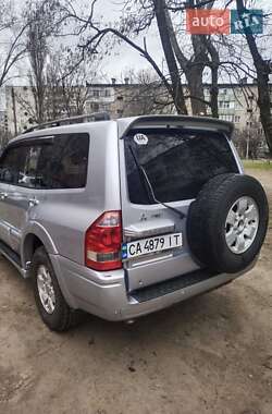Внедорожник / Кроссовер Mitsubishi Pajero Wagon 2007 в 