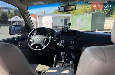 Внедорожник / Кроссовер Mitsubishi Pajero Wagon 2008 в 