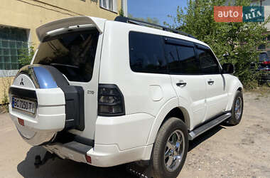 Внедорожник / Кроссовер Mitsubishi Pajero Wagon 2013 в 