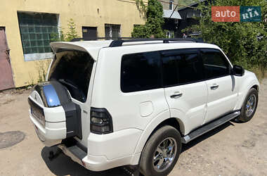 Внедорожник / Кроссовер Mitsubishi Pajero Wagon 2013 в 
