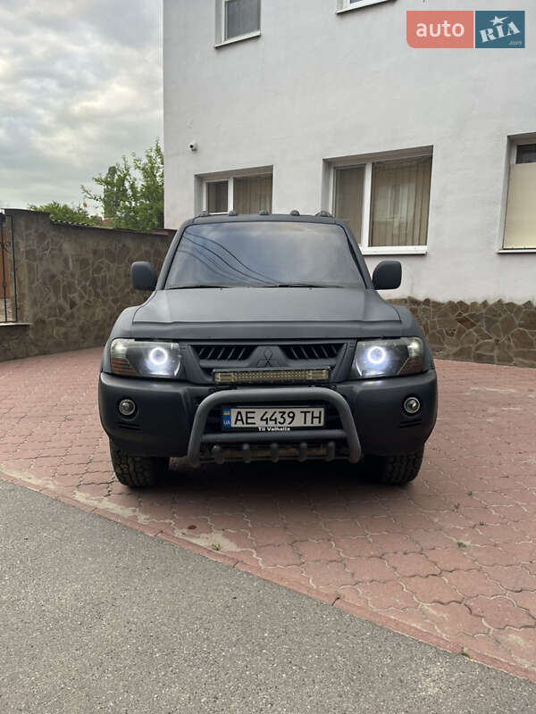 Mitsubishi Pajero Wagon 2004