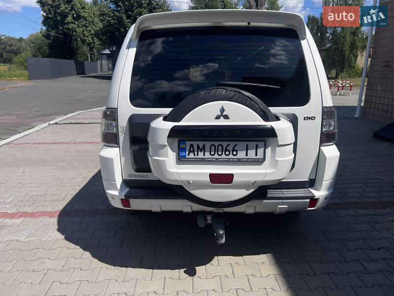 Внедорожник / Кроссовер Mitsubishi Pajero Wagon 2012 в Малине