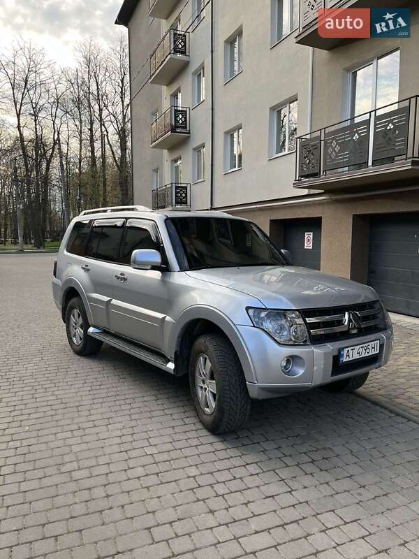 Внедорожник / Кроссовер Mitsubishi Pajero Wagon 2008 в Коломые