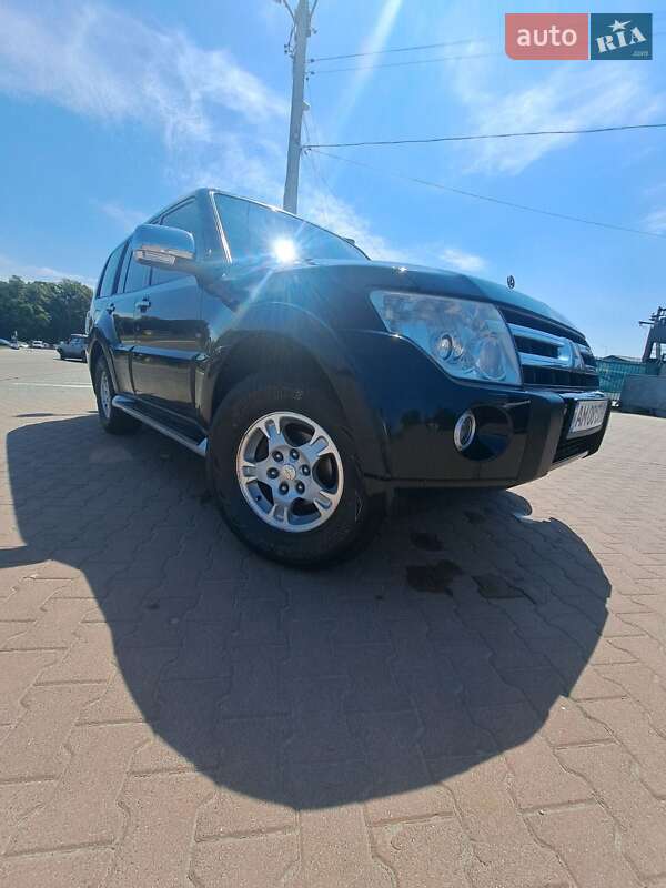 Внедорожник / Кроссовер Mitsubishi Pajero Wagon 2007 в Житомире