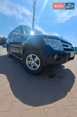Внедорожник / Кроссовер Mitsubishi Pajero Wagon 2007 в 