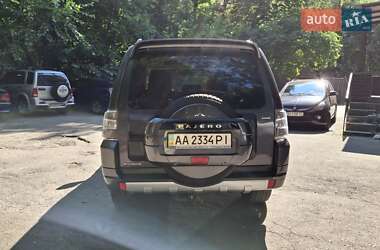 Позашляховик / Кросовер Mitsubishi Pajero Wagon 2013 в 