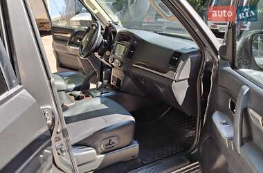 Позашляховик / Кросовер Mitsubishi Pajero Wagon 2013 в 
