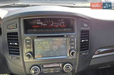 Позашляховик / Кросовер Mitsubishi Pajero Wagon 2013 в 