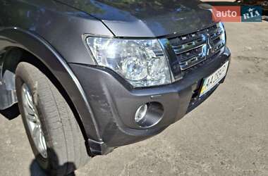 Позашляховик / Кросовер Mitsubishi Pajero Wagon 2013 в 