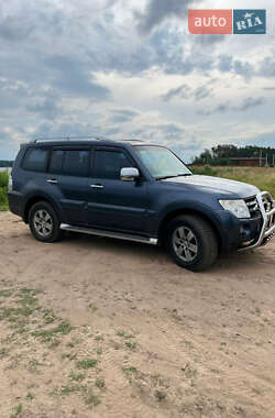 Позашляховик / Кросовер Mitsubishi Pajero Wagon 2008 в 