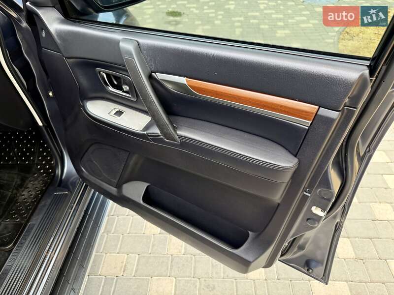Позашляховик / Кросовер Mitsubishi Pajero Wagon 2008 в Одесі
