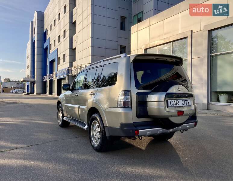 Внедорожник / Кроссовер Mitsubishi Pajero Wagon 2007 в Киеве
