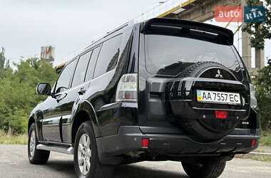 Внедорожник / Кроссовер Mitsubishi Pajero Wagon 2009 в 