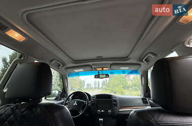 Внедорожник / Кроссовер Mitsubishi Pajero Wagon 2009 в 