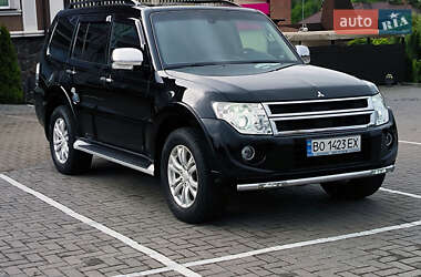 Внедорожник / Кроссовер Mitsubishi Pajero Wagon 2014 в 