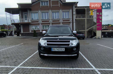 Внедорожник / Кроссовер Mitsubishi Pajero Wagon 2014 в 