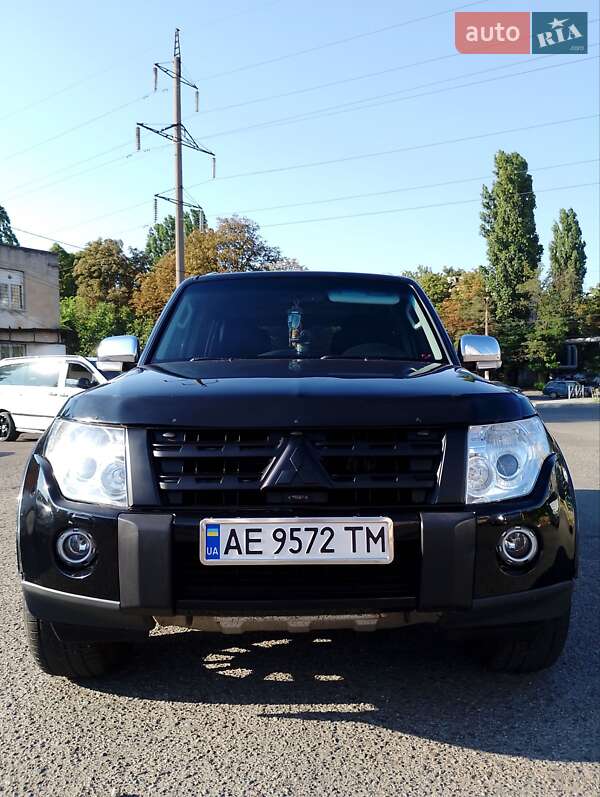 Внедорожник / Кроссовер Mitsubishi Pajero Wagon 2008 в 